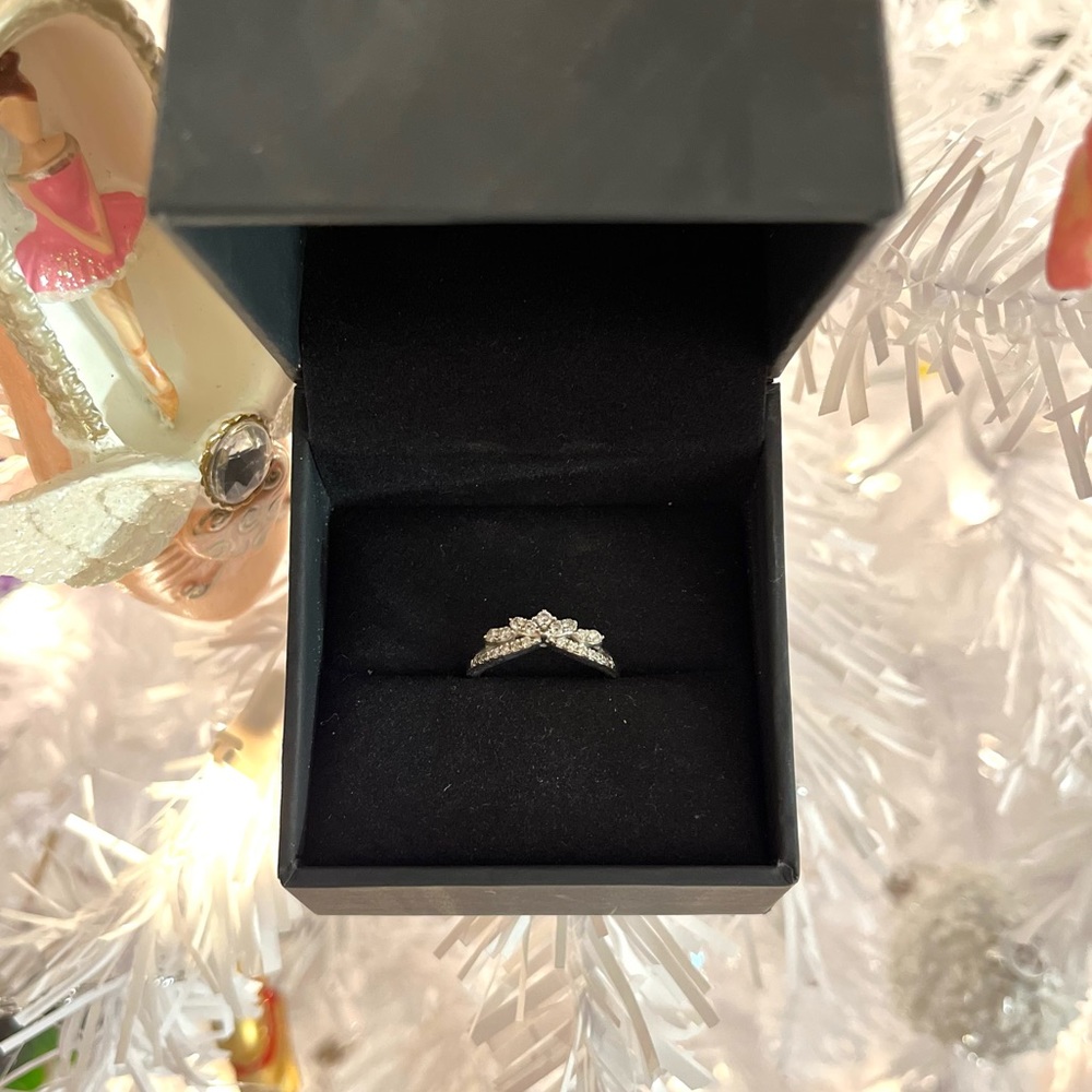 1/4 CT. T.W. Diamond Crown Contour Anniversary Band in 14K White Gold